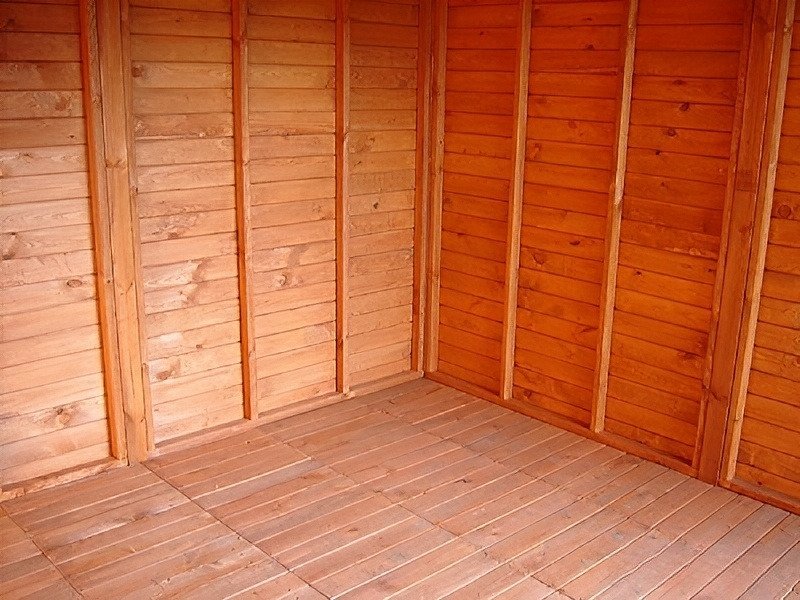 Wnętrze domków narzędziowych