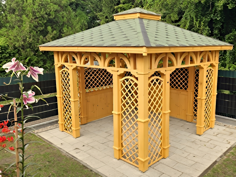 Altana 5 czterokątna klasyczna i elegancka, ryflowane słupy. Altana 5 czterokątna klasyczna i elegancka, ryflowane słupy.