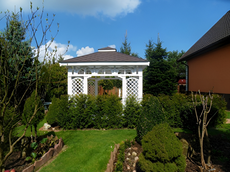 Altana 5 czterokątna klasyczna i elegancka, ryflowane słupy.