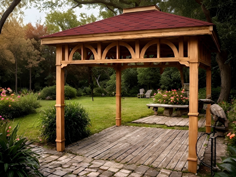 Altana 6 czterokątna wykonana z drewna sosnowego, ryflowane słupy.