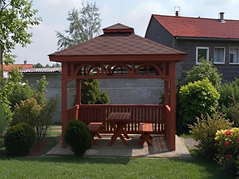 Altana 6 czterokątna, podłoga i płotki, ryflowane słupy. Altana 6 czterokątna, podłoga i płotki, ryflowane słupy.