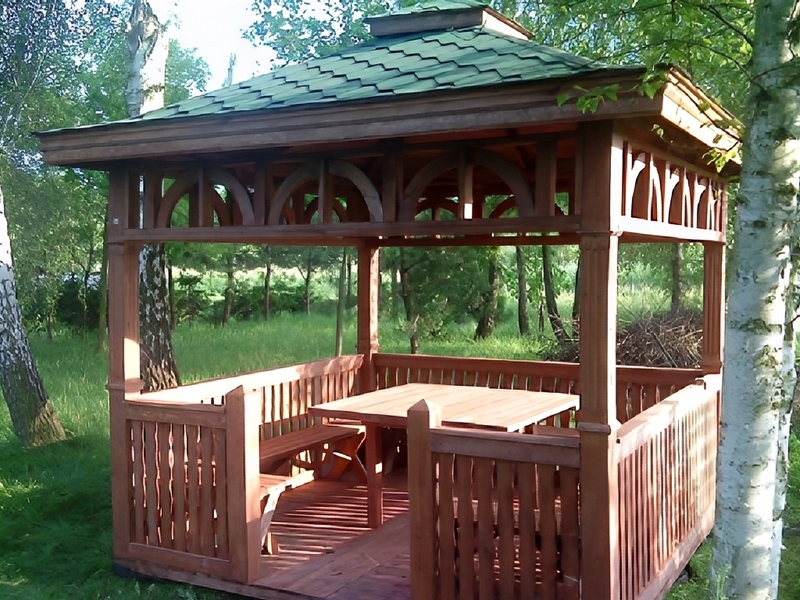 Altana 6 czterokątna, podłoga i płotki, ryflowane słupy. Altana 6 czterokątna, podłoga i płotki, ryflowane słupy.