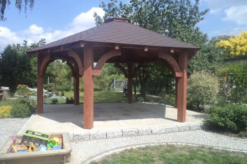 Altana 8, średnica 6 m, ryflowane słupy Altana 8, średnica 6 m, ryflowane słupy