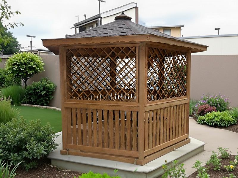 Altana 2 sześciokątna wykonana z drewna sosnowego, wypełniona dodatkową kratką. Altana 2 sześciokątna wykonana z drewna sosnowego, wypełniona dodatkową kratką.