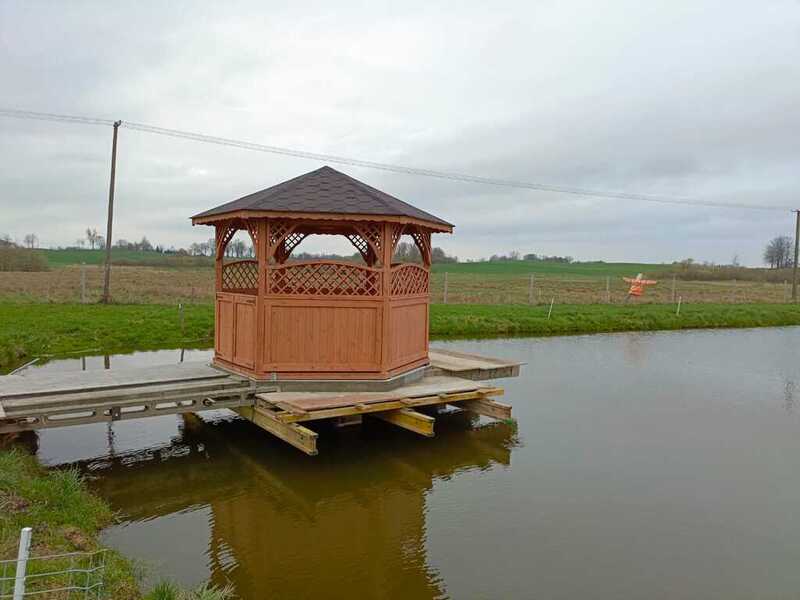 Altana 27 drewniana sosnowa sześciokątna bez dolnych ozdób Altana 27 drewniana sosnowa sześciokątna bez dolnych ozdób