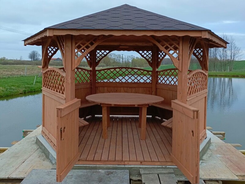 Altana 27 drewniana sosnowa sześciokątna bez dolnych ozdób Altana 27 drewniana sosnowa sześciokątna bez dolnych ozdób