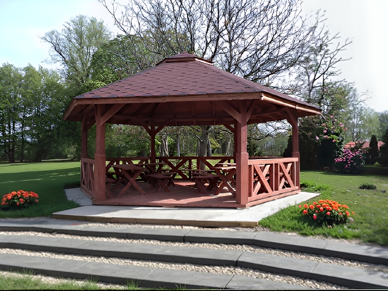 Altana 12 drewniana sosnowa sześciokątna.