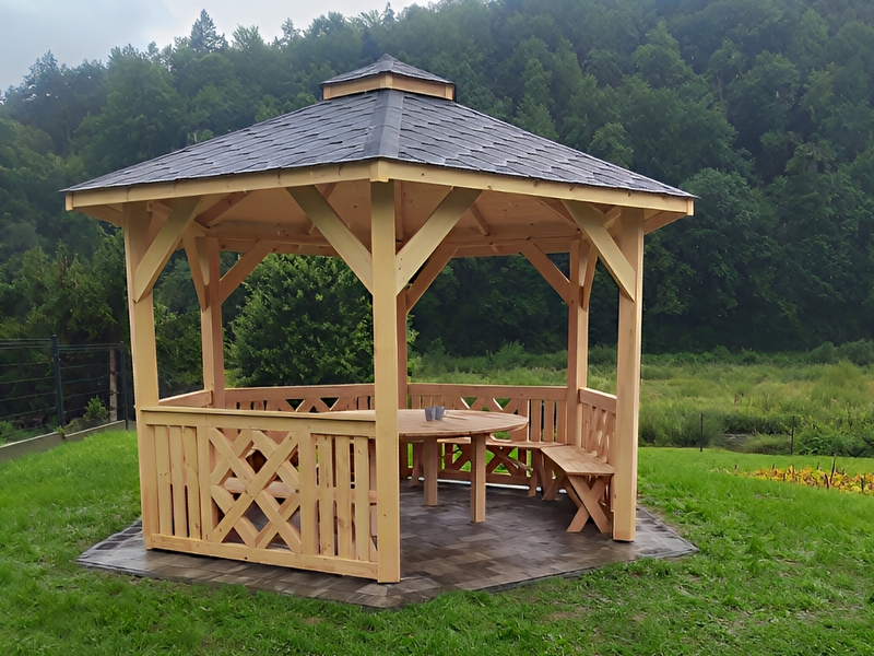 Altana 14 drewniana sosnowa sześciokątna.