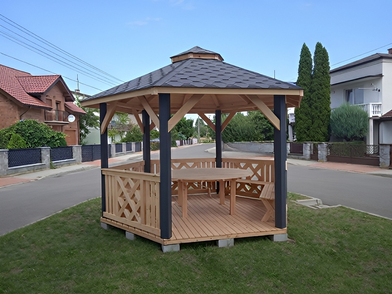 Altana 14 drewniana sosnowa sześciokątna.