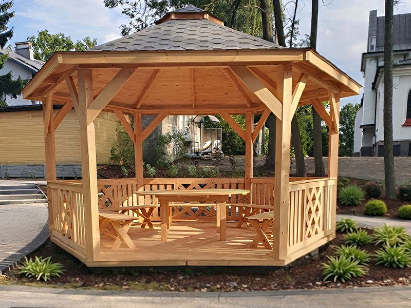 Altana 14 drewniana sosnowa sześciokątna.