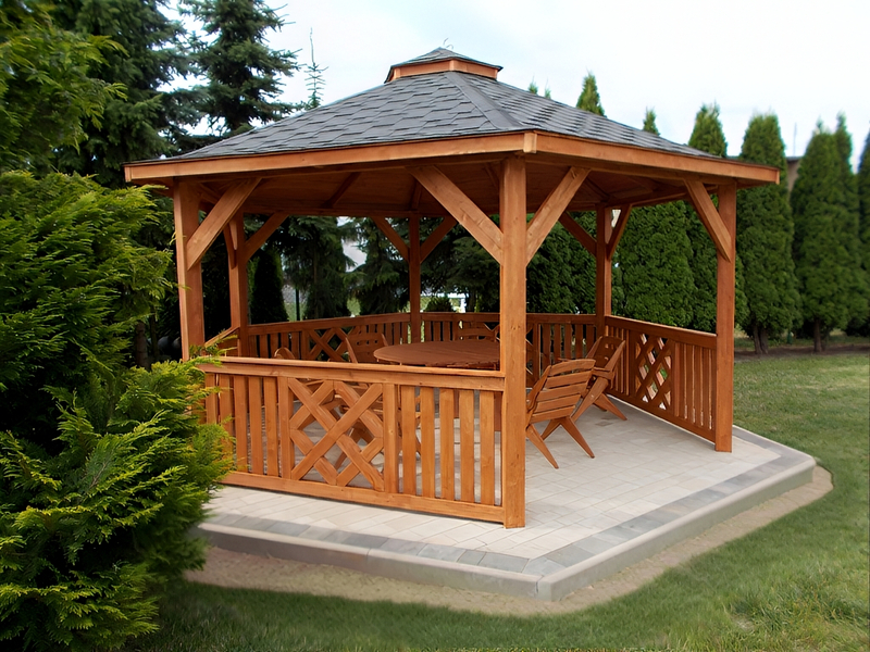 Altana 14 drewniana sosnowa sześciokątna.