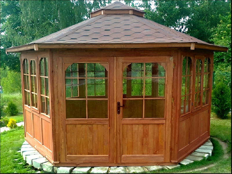 Altana 15 drewniana sosnowa sześciokątna, oszklona.