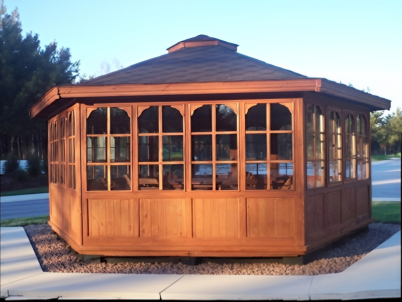 Altana 15 drewniana sosnowa sześciokątna, oszklona.