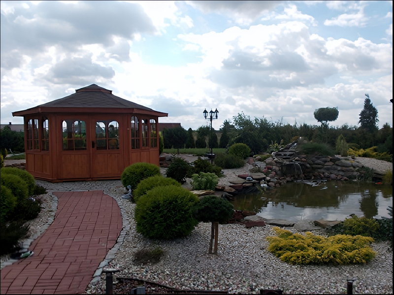 Altana 15 drewniana sosnowa sześciokątna, oszklona.