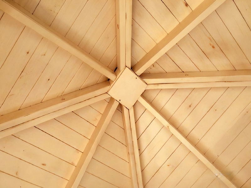 Altana 16 drewniana sosnowa czterokątna.