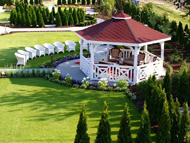 Altana 17 drewniana sosnowa sześciokątna, ryflowane słupy.