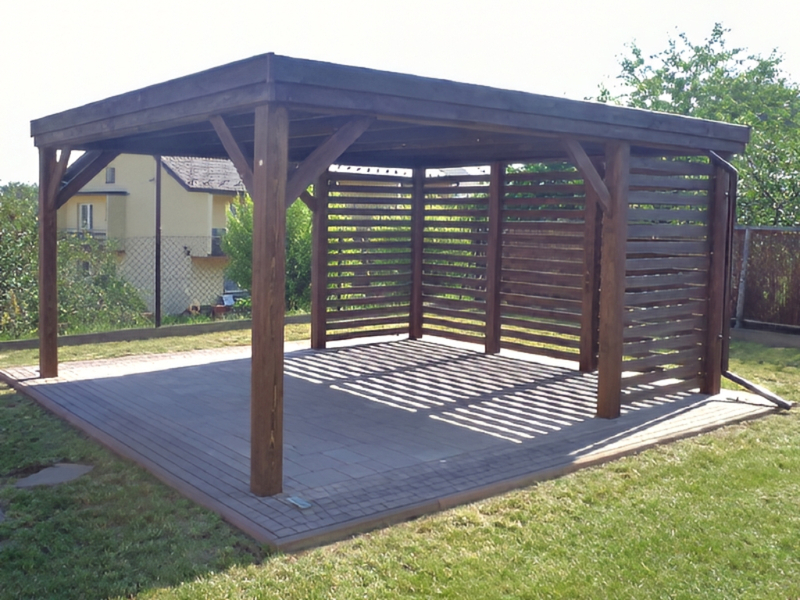 Altana 20 sosnowa prostokątna, orynnowanie.