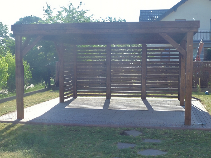 Altana 20 sosnowa prostokątna, orynnowanie.