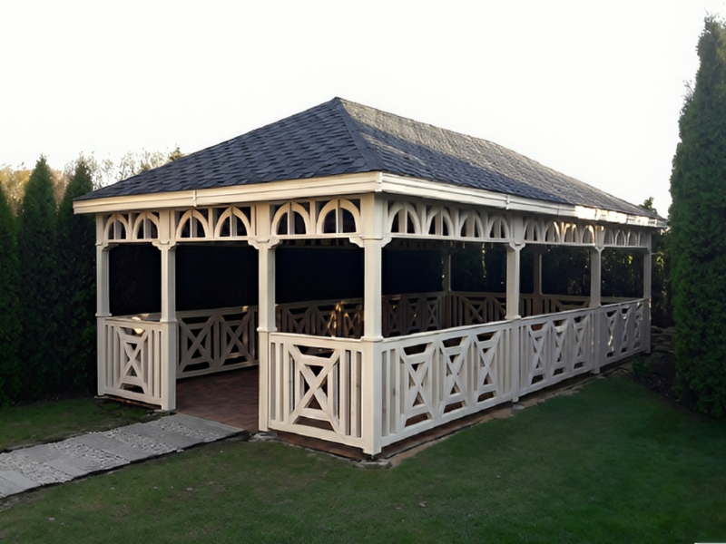 Altana 22 sosnowa prostokątna, ryflowane słupy.