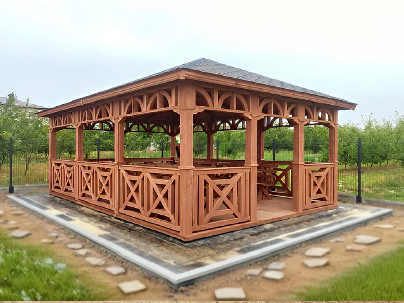 Altana 22 sosnowa prostokątna, ryflowane słupy.