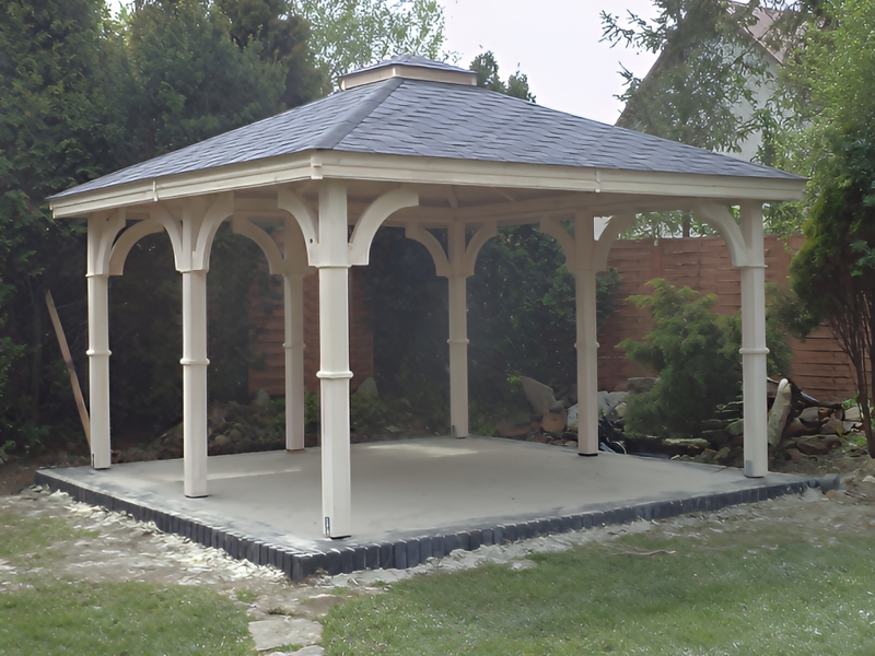 Altana 25 sosnowa ryflowane słupy