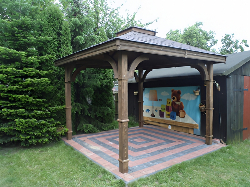 Altana 25 sosnowa ryflowane słupy