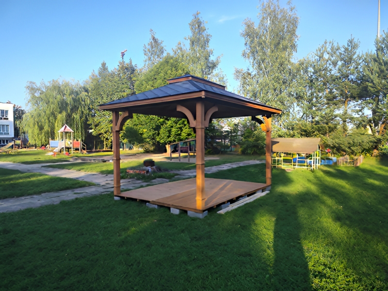 Altana 25 sosnowa ryflowane słupy