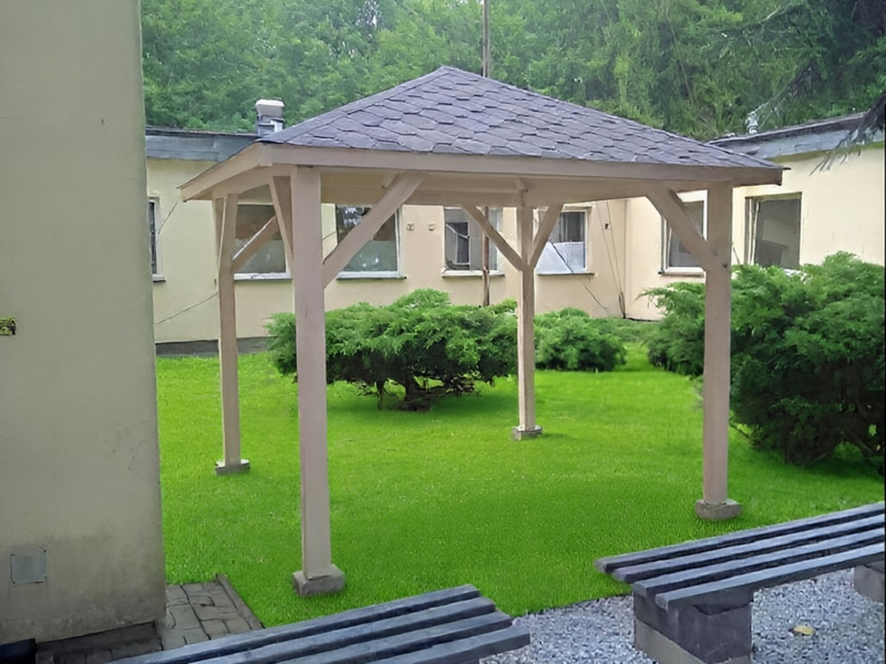 Altana 25 sosnowa ryflowane słupy