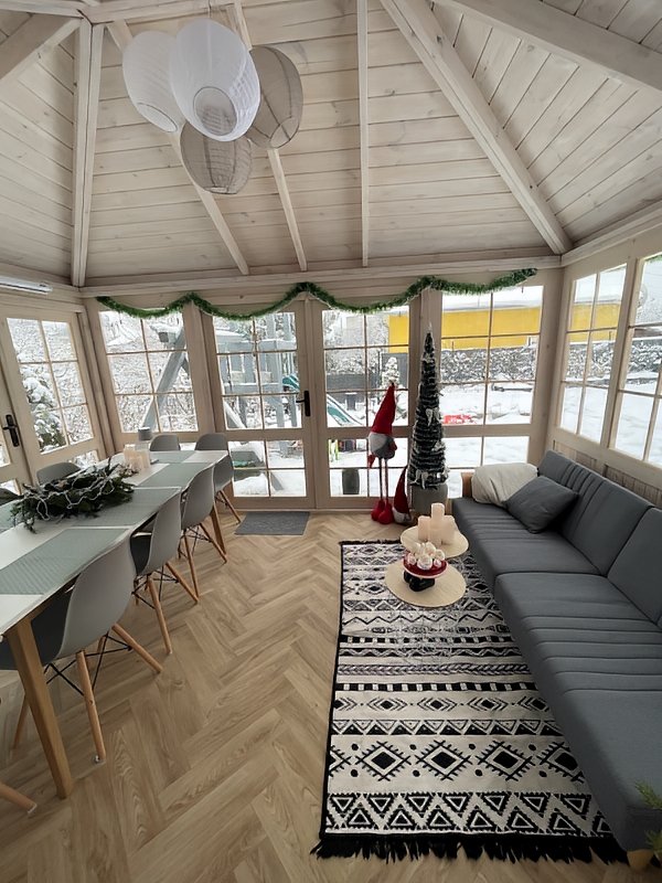 Altana 32 drewniana sosnowa oszklona Altana 32 drewniana sosnowa oszklona