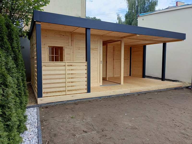 Nowoczesna altana szklana 7x4 m z tarasem przednim i bocznym wykonana z drewna