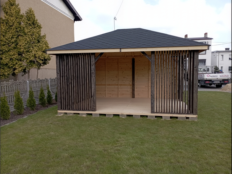 Altana nr 9 sosnowa drewniana.