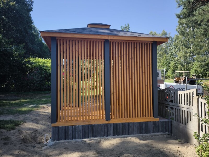 Altana nr 9 sosnowa drewniana.