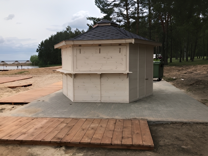 Domek handlowy nr 6 sześciokątny, dach wielospadowy.