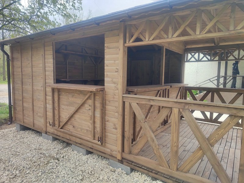 Domek handlowy nr 7 prostokątny z tarasem.