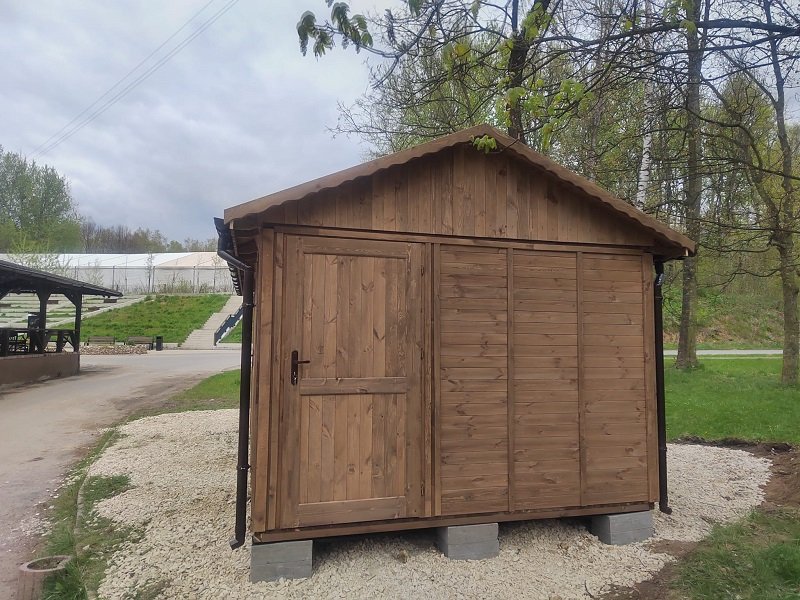 Domek handlowy nr 7 prostokątny z tarasem.