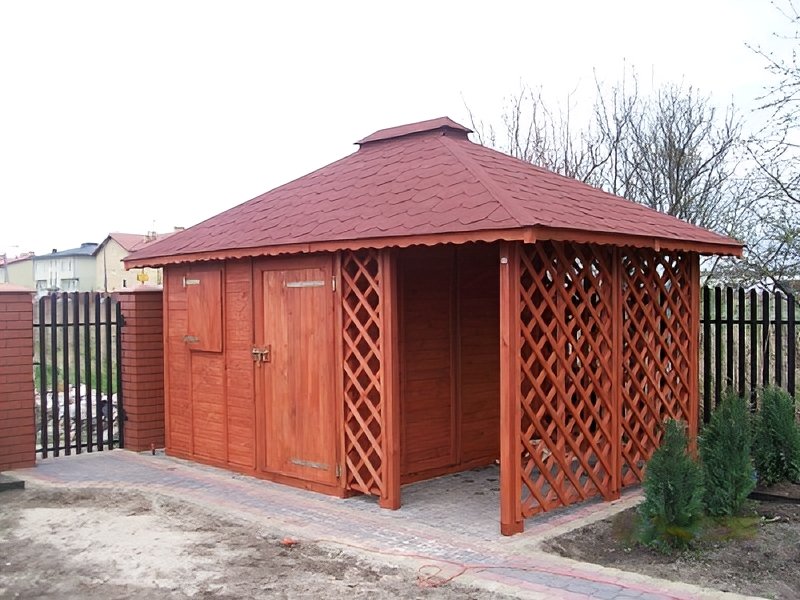 drewutnia Mroczek dach czterospadowy