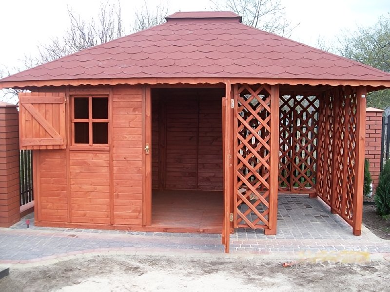 drewutnia Mroczek dach czterospadowy