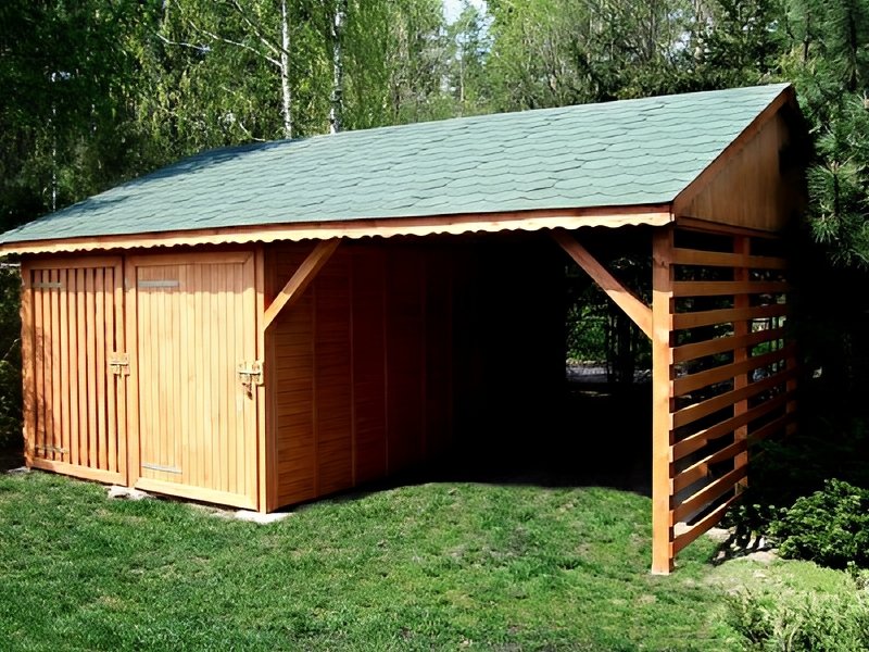 Drewutnia z wiatą na samochód