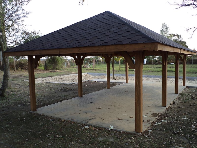 Wiata nr 2 z dachem czterospadowym