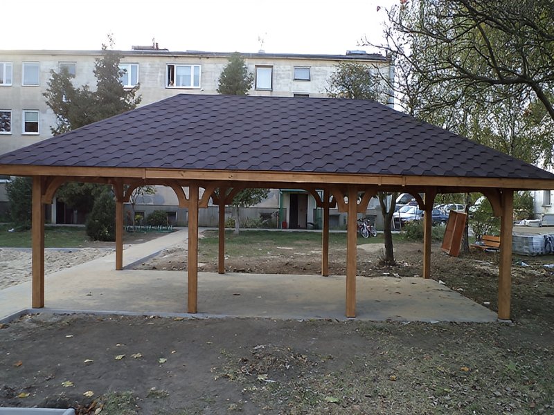 Wiata nr 2 z dachem czterospadowym